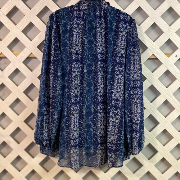 Susan Graver Chiffon Smocked Neck Fully Lined Top Navy 1X - Picture 2 of 5